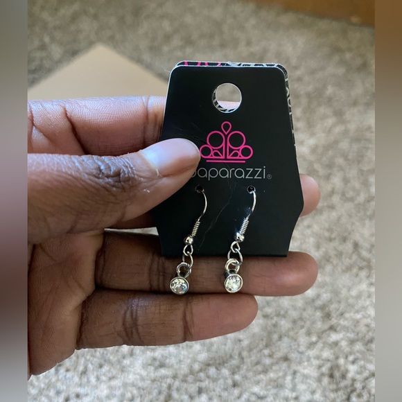 10/$10-Paparazzi Jewelry - Picture 2 of 2